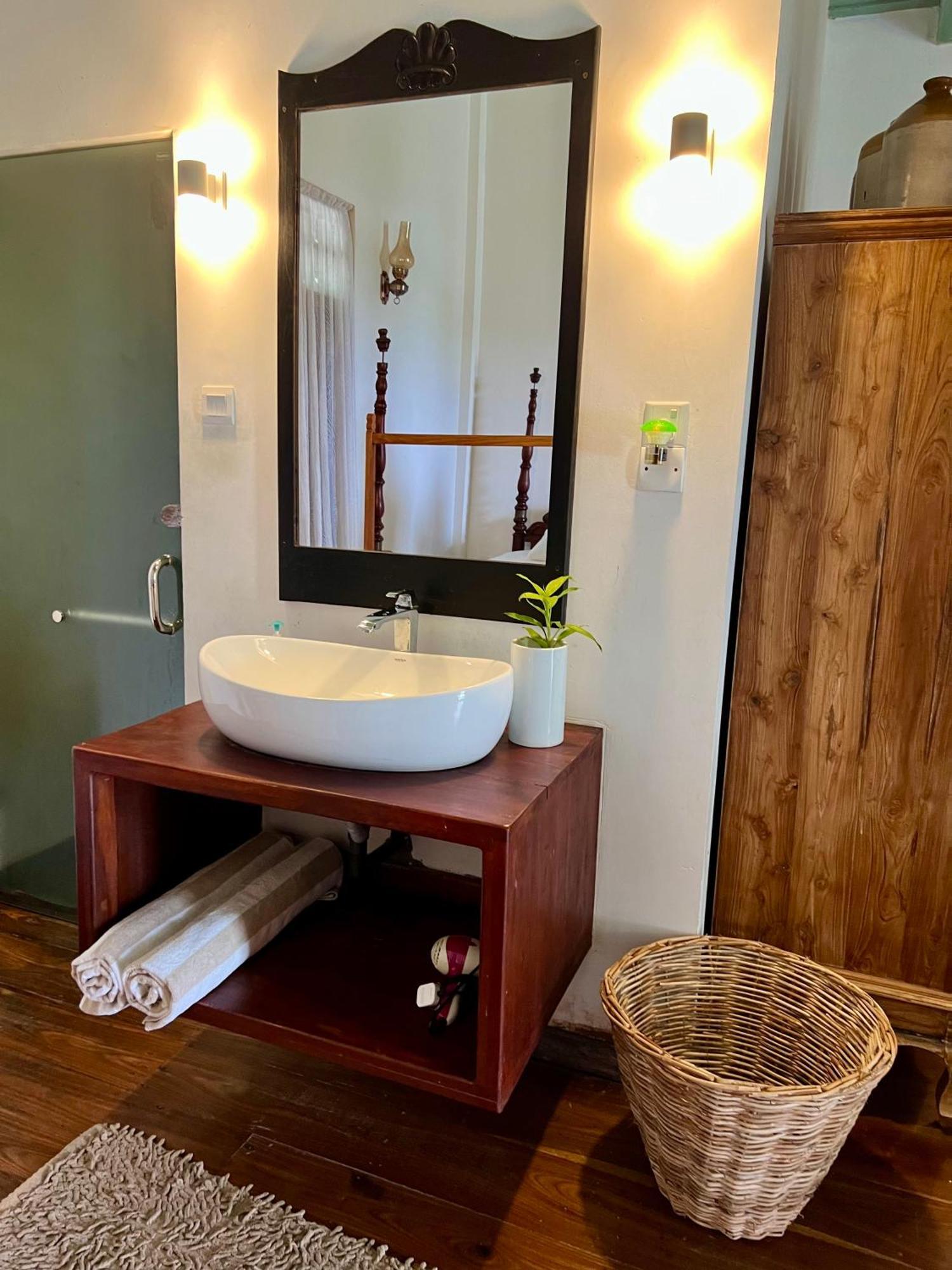 Villa Seven Faces-Luxury Escape,Stunning Views With Private Pool For A Couple Or Family! Galle Eksteriør billede